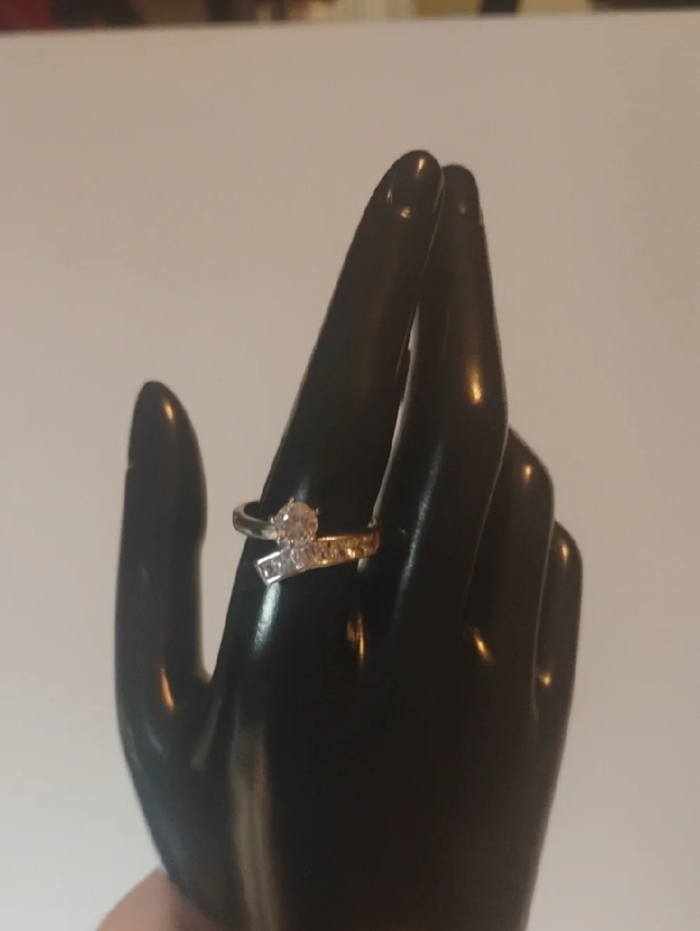 Super Bling Diamond Style Ring Size 9.75 Fun cocktail Shimmering Bling Ring - Picture 8 of 9